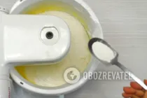 Торт со смородиной и сметаной - Шаг 3 Торт со смородиной и сметаной - Шаг 3