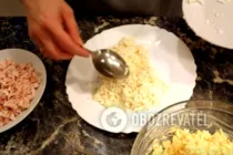 Салат з куркою і виноградом шарами - Крок 4 Салат з куркою і виноградом шарами - Крок 4
