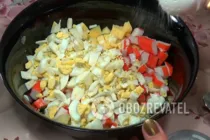 Салат з ананасом без майонезу - Крок 6 Салат з ананасом без майонезу - Крок 6