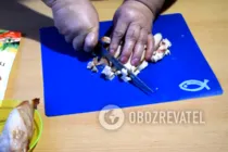 Салат з ананасами і курячою грудкою - Крок 1 Салат з ананасами і курячою грудкою - Крок 1