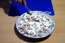 Салат з ананасами і курячою грудкою - Крок 2 Салат з ананасами і курячою грудкою - Крок 2