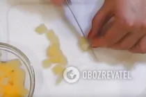 Салат з куркою, ананасами і виноградом - Крок 3 Салат з куркою, ананасами і виноградом - Крок 3