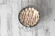 Салат с плавленым сыром и крабовыми палочками - Шаг 5 Салат с плавленым сыром и крабовыми палочками - Шаг 5