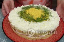 Салат з копченою куркою і ананасами - Крок 7 Салат з копченою куркою і ананасами - Крок 7