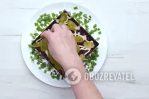 Салат с виноградом и орехами - Шаг 7 Салат с виноградом и орехами - Шаг 7