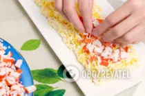 Салат з крабовими паличками на Новий рік - Крок 7 Салат з крабовими паличками на Новий рік - Крок 7
