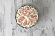 Салат с плавленым сыром и крабовыми палочками - Шаг 8 Салат с плавленым сыром и крабовыми палочками - Шаг 8