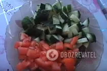 Салат из черемши с кукурузой и помидорами - Шаг 2 Салат из черемши с кукурузой и помидорами - Шаг 2