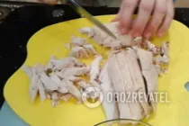 Салат з ананасом, куркою і кукурудзою - Крок 1 Салат з ананасом, куркою і кукурудзою - Крок 1
