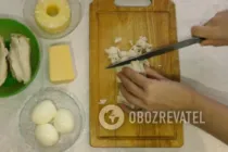 Салат с консервированными ананасами - Шаг 1 Салат с консервированными ананасами - Шаг 1