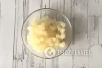Салат з ананасами, м'ясом та кукурудзою - Крок 2 Салат з ананасами, м'ясом та кукурудзою - Крок 2