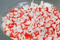 Картопляний салат з крабовими паличками - Крок 4 Картопляний салат з крабовими паличками - Крок 4