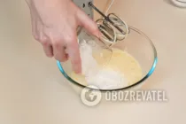 Йогуртовий торт з ананасами - Крок 2 Йогуртовий торт з ананасами - Крок 2