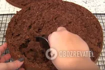 Бісквітний торт з вишнею і заварним кремом - Крок 8 Бісквітний торт з вишнею і заварним кремом - Крок 8