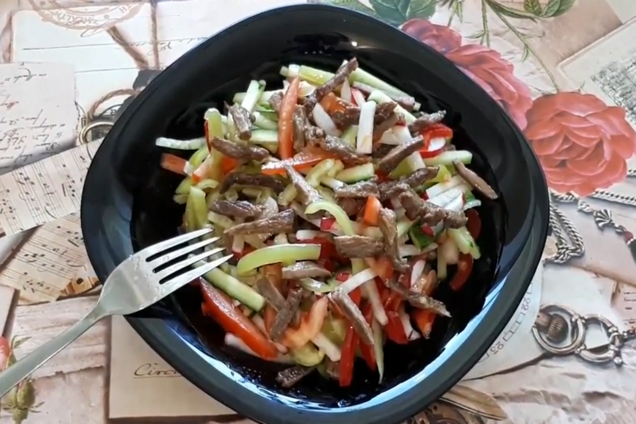 Салат мясной с овощами