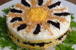 Салат с черносливом и курицей - пошаговый рецепт Салат с черносливом и курицей - пошаговый рецепт