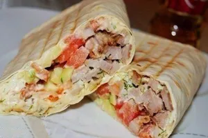 Шаурма с колбасой - пошаговый рецепт Шаурма с колбасой - пошаговый рецепт