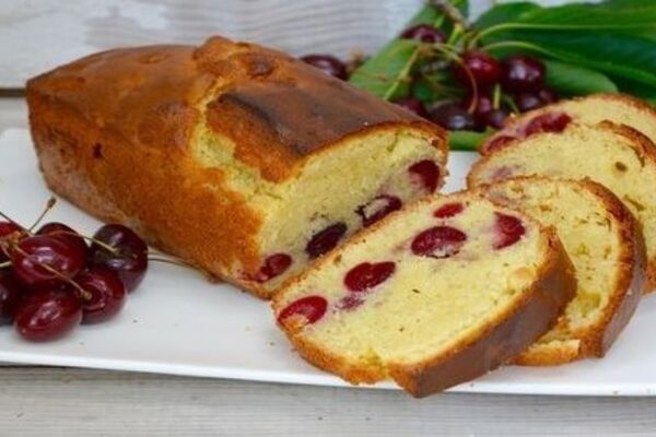 Кекс з вишнею