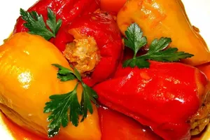 Перець фарширований м'ясом і рисом - покроковий рецепт Перець фарширований м'ясом і рисом - покроковий рецепт