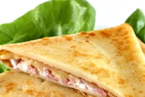 Блины в бутылке - пошаговый рецепт Блины в бутылке - пошаговый рецепт