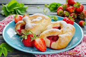 Дрожжевые булочки - пошаговый рецепт Дрожжевые булочки - пошаговый рецепт
