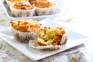 Маффины из кабачков - пошаговый рецепт Маффины из кабачков - пошаговый рецепт
