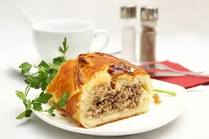 Кулеб'яка з м'ясом - покроковий рецепт Кулеб'яка з м'ясом - покроковий рецепт