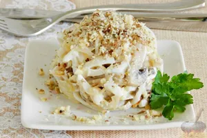 Салат з кальмарами та грибами - покроковий рецепт Салат з кальмарами та грибами - покроковий рецепт