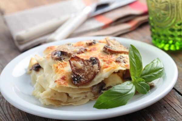 Лазанья с курицей и грибами