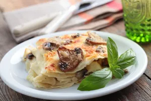 Лазанья с курицей и грибами - пошаговый рецепт Лазанья с курицей и грибами - пошаговый рецепт