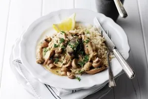 Фрикасе из курицы - пошаговый рецепт Фрикасе из курицы - пошаговый рецепт