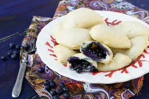 Вареники с черникой - пошаговый рецепт Вареники с черникой - пошаговый рецепт