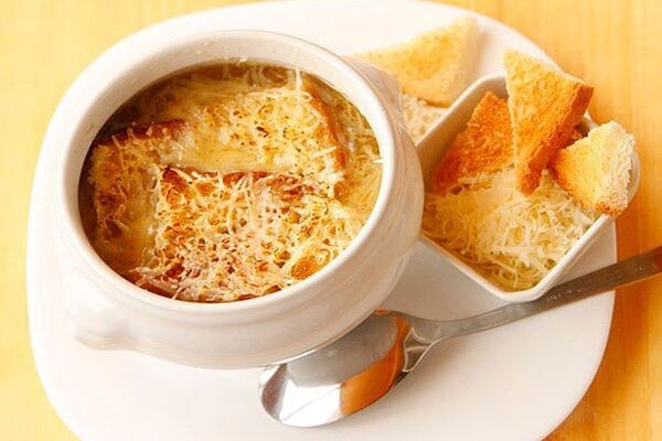 Цибулевий суп із борошном