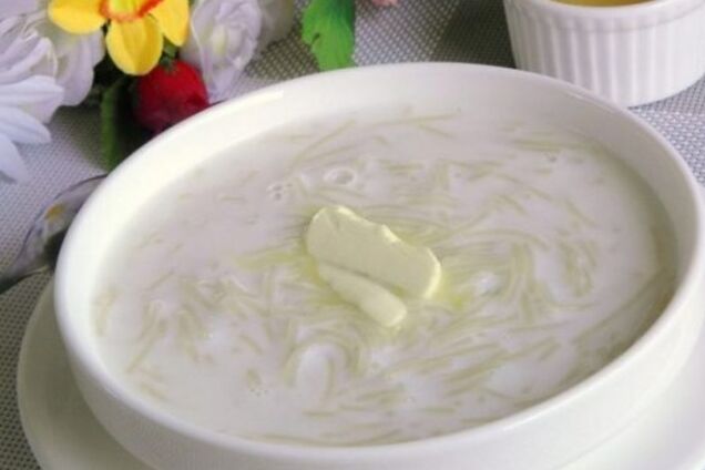 Молочный суп с мелкой вермишелью 