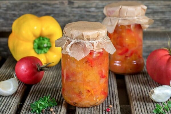 Салат из капусты с помидорами