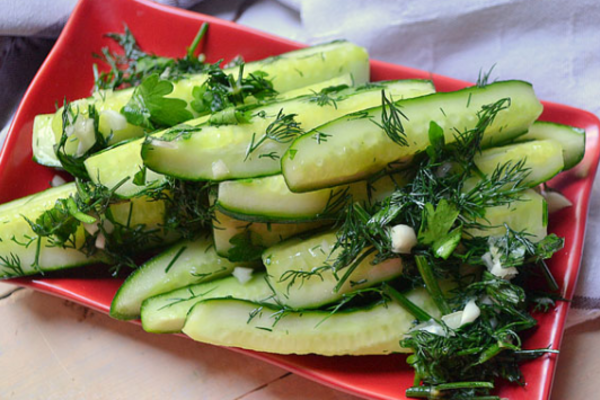 Швидкі огірки в пакеті