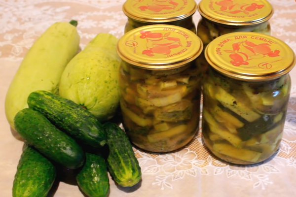 Пикантный салат из кабачков