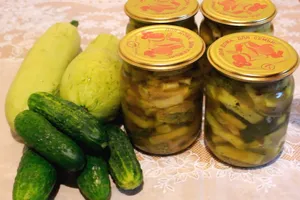 Пикантный салат из кабачков - пошаговый рецепт Пикантный салат из кабачков - пошаговый рецепт
