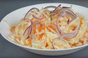 Соковита квашена капуста - покроковий рецепт Соковита квашена капуста - покроковий рецепт