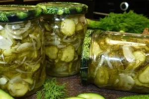 Салат з огірками на зиму - покроковий рецепт Салат з огірками на зиму - покроковий рецепт