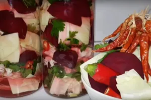 Квашена капуста по-грузинськи - покроковий рецепт Квашена капуста по-грузинськи - покроковий рецепт