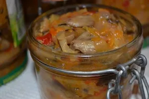 Овочевий салат з опеньками - покроковий рецепт Овочевий салат з опеньками - покроковий рецепт