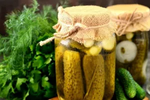 Хрустящие маринованные огурцы - пошаговый рецепт Хрустящие маринованные огурцы - пошаговый рецепт