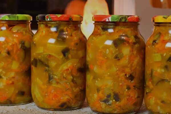 Салат з кабачків і баклажанів