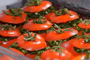 Мариновані помідори з кропом - покроковий рецепт Мариновані помідори з кропом - покроковий рецепт