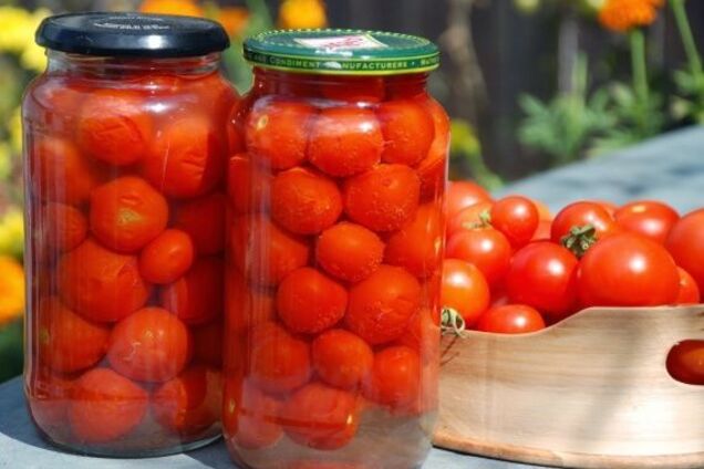 Маринованные помидоры с уксусом и перцем