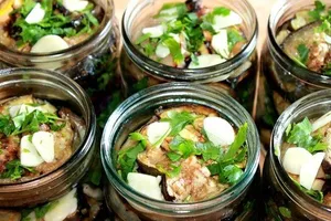Мариновані баклажани з часником і травами - покроковий рецепт Мариновані баклажани з часником і травами - покроковий рецепт