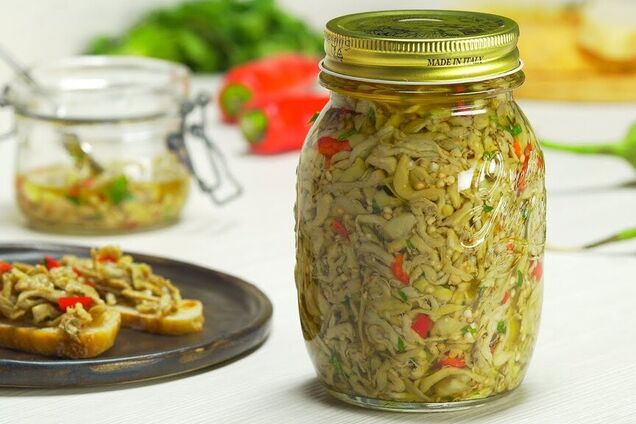 Мариновані баклажани в олії