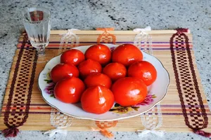 Малосольные помидоры с медом - пошаговый рецепт Малосольные помидоры с медом - пошаговый рецепт