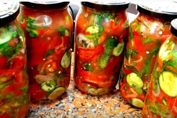 Салат с огурцами и болгарским перцем